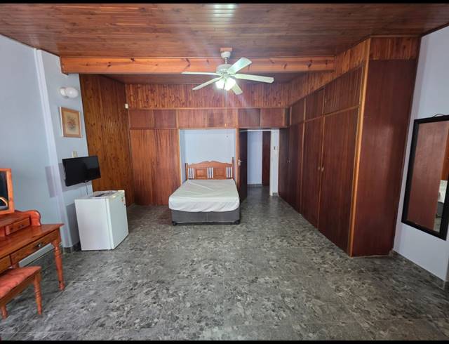 5 BEDROOM HOUSE FOR SALE IN SINOVILLE